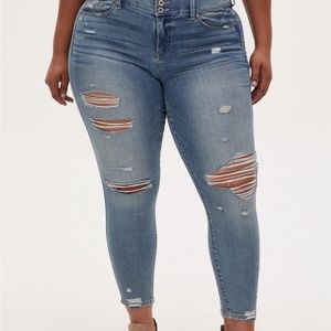Torrid Jegging 22R - Skinny Super Soft High-Rise Destructed Jean - Blue